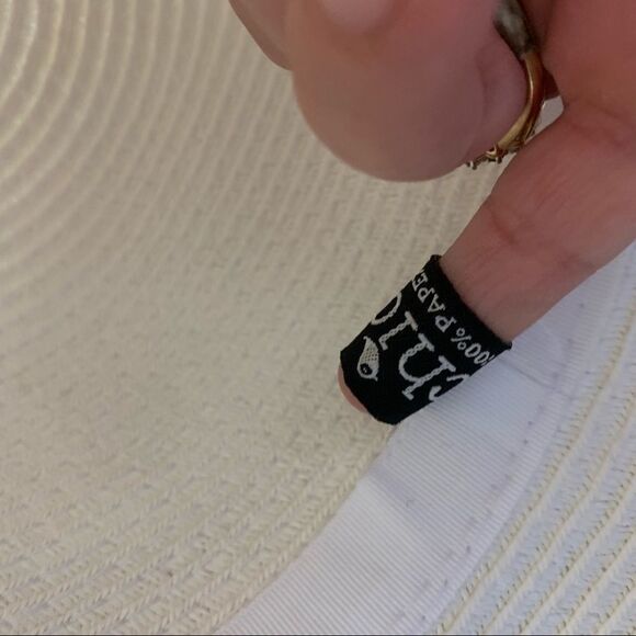 Chic Hat  - Picture 7 of 7